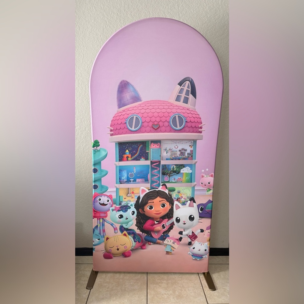 Gaby’s Dollhouse Arch Backdrop Cover